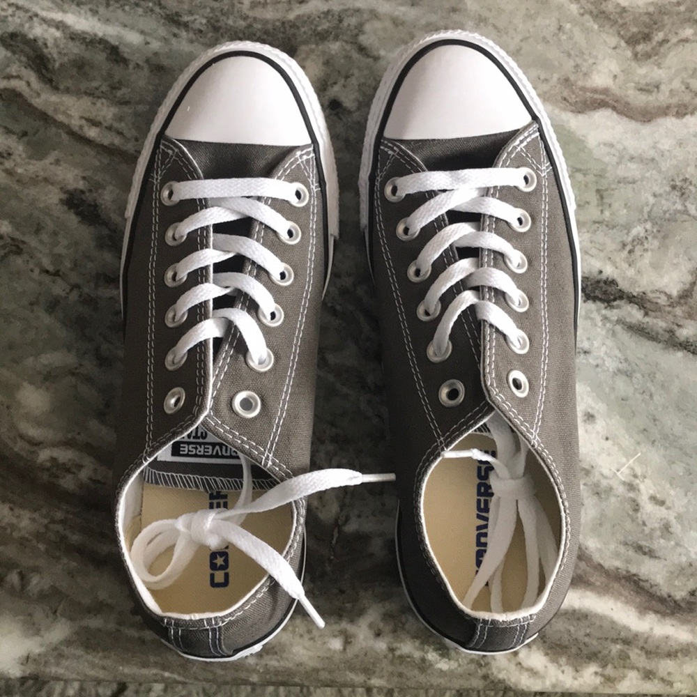 Converse All Star Chuck Taylors W8.5